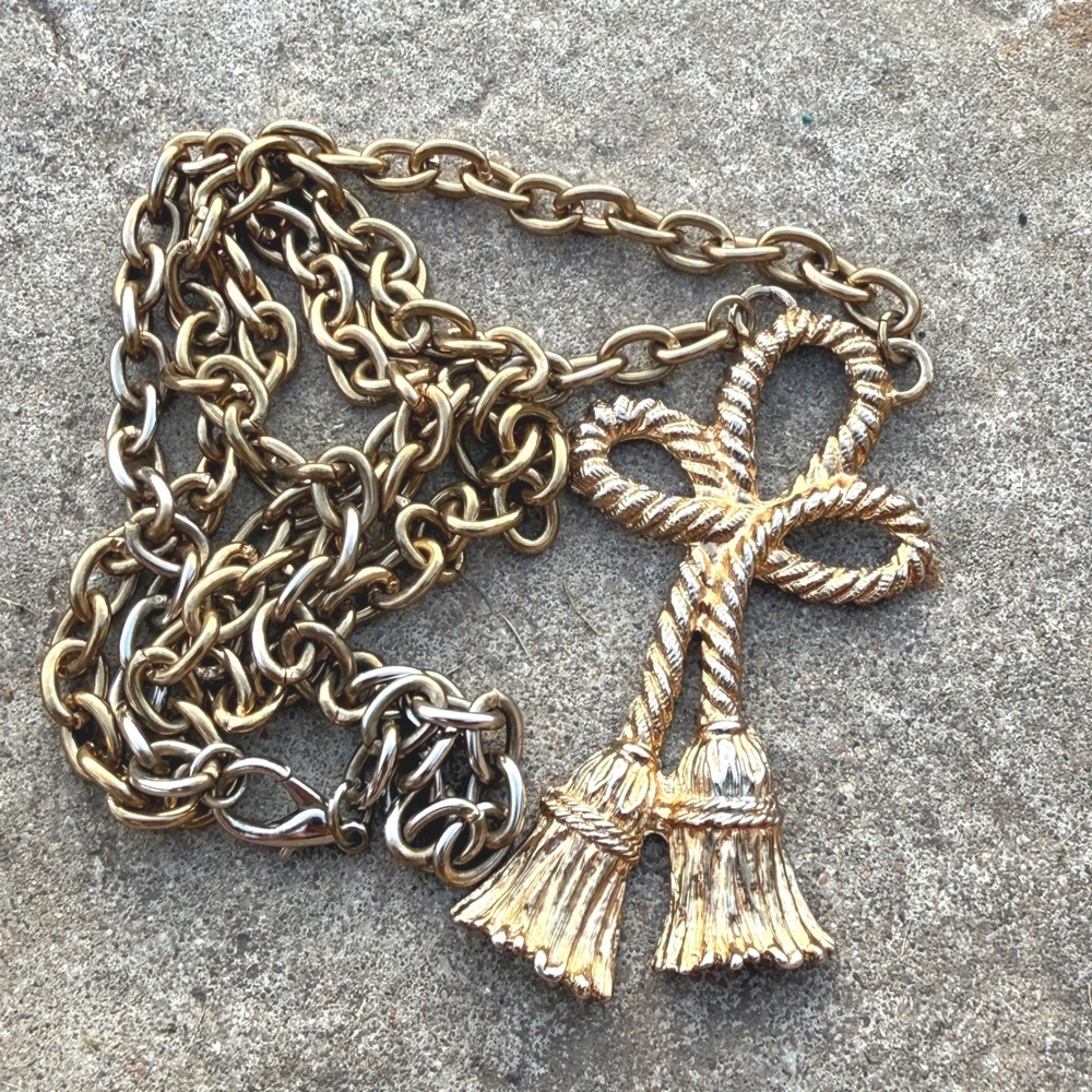 Vintage Gold Tone Rope Tassel Necklace Chunky Chain Nautical Statement 1980s